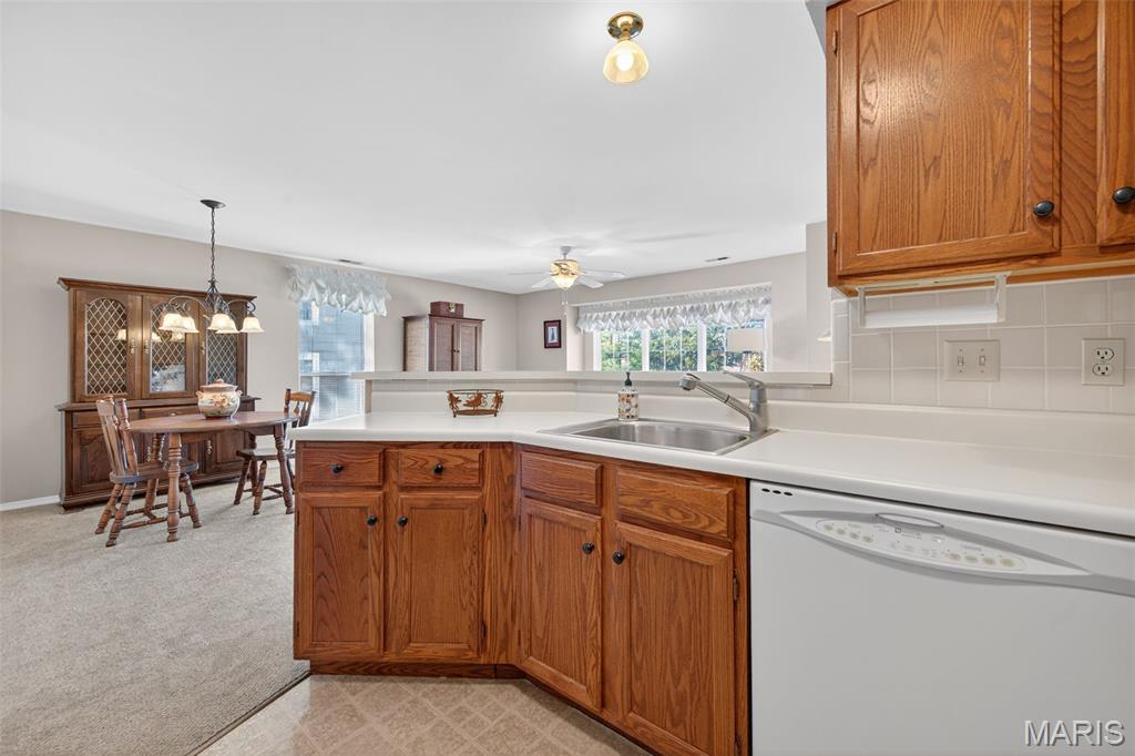 1315 Holgate Drive, Unit B Ballwin, MO 63021 - Photo 15 of 40