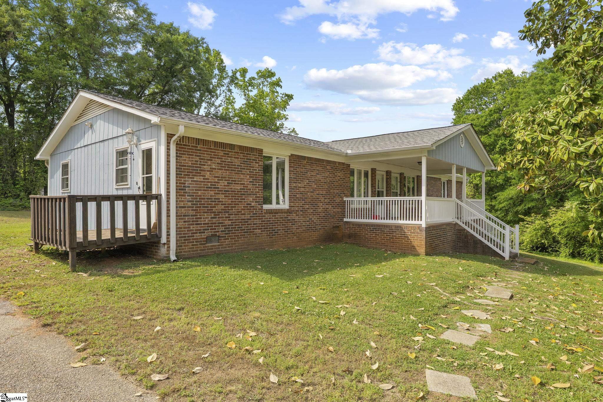 113-115 Hunter Drive Boiling Springs, SC 29316 - Photo 2 of 32