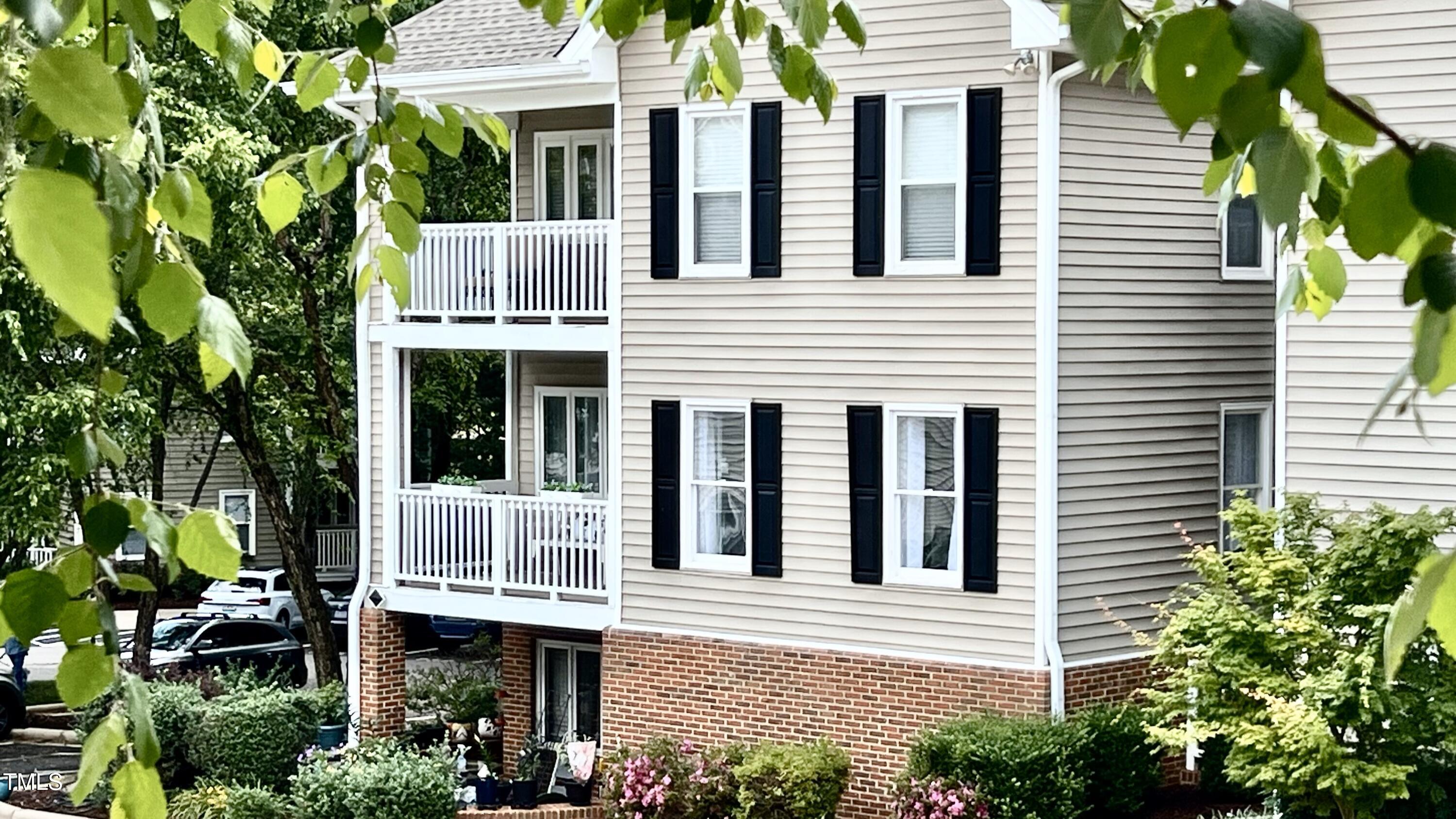923 Springfork Drive Cary, NC 27513 - Photo 2 of 35 End Unit Condo Just Moments away from Downtown Cary!