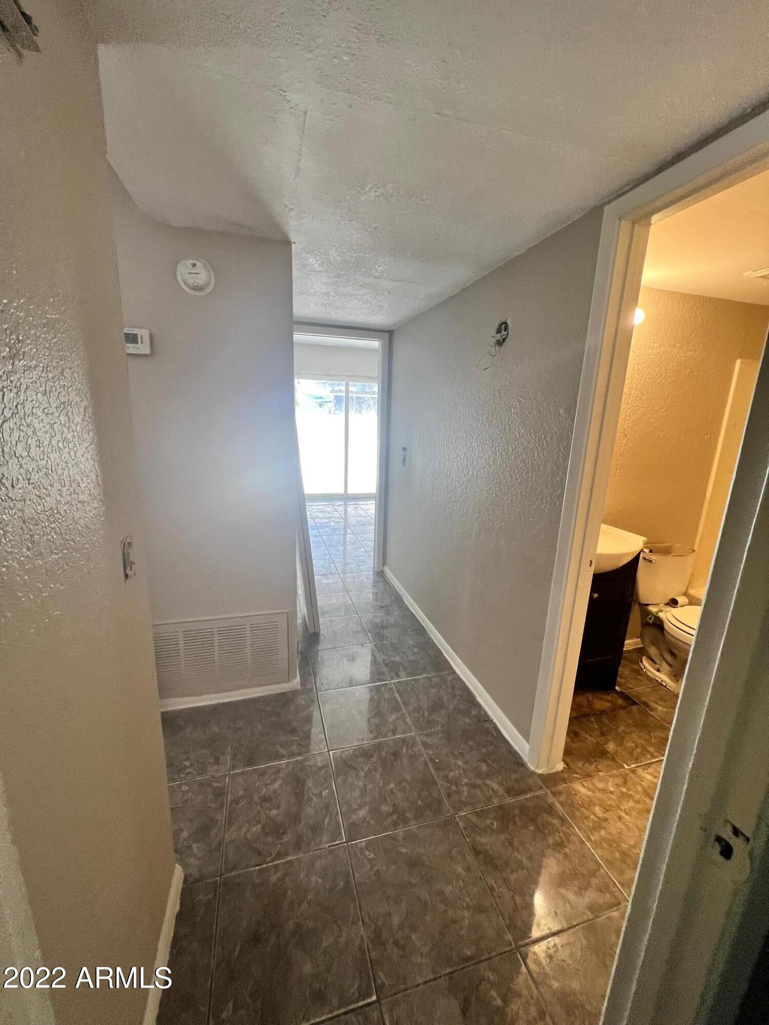 4211 South 3rd Street, Unit 101 Phoenix, AZ 85040 - Photo 4 of 9 Photo #4