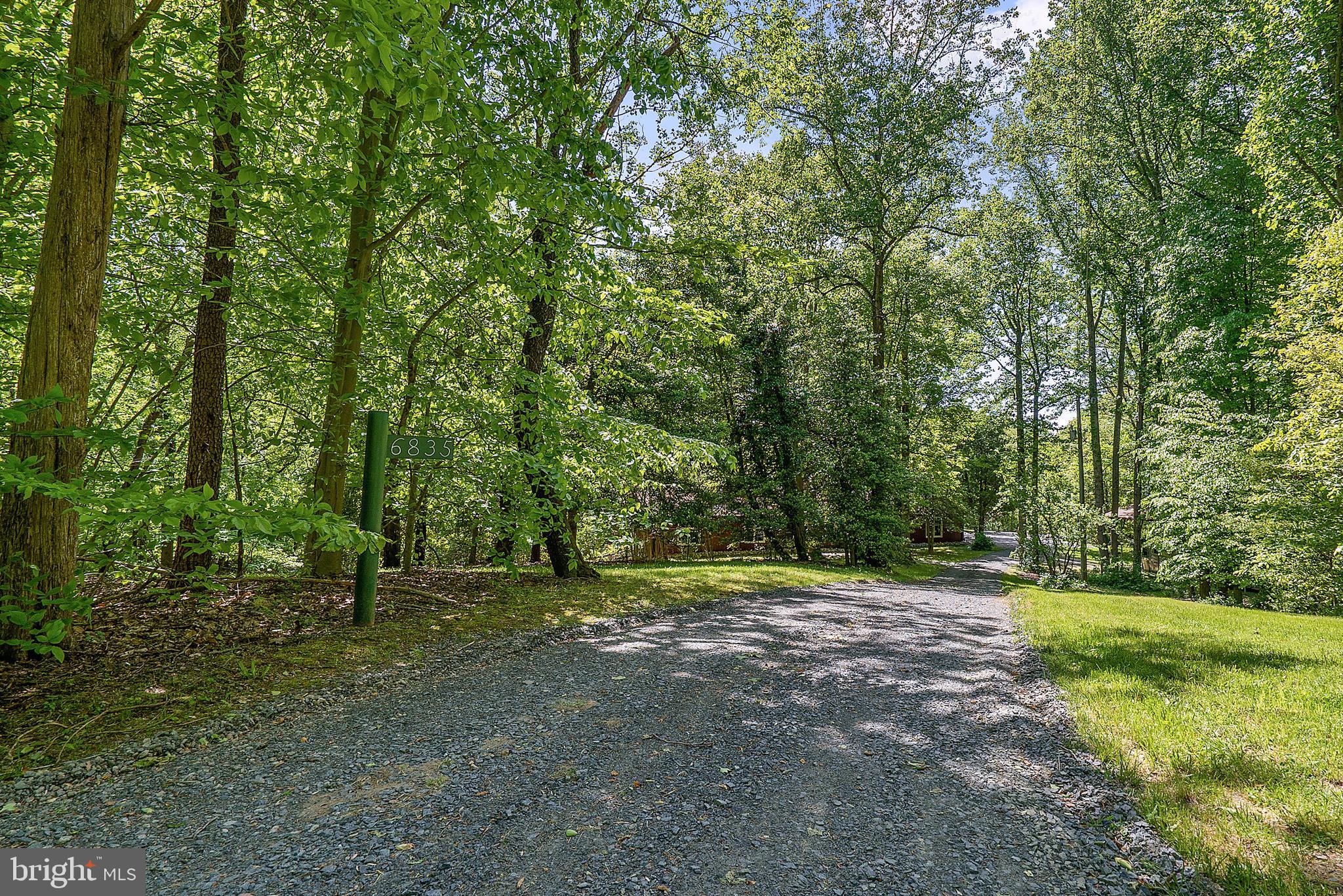 6835 Yates Ford Road Manassas, VA 20111 - Photo 2 of 49 Private Driveway