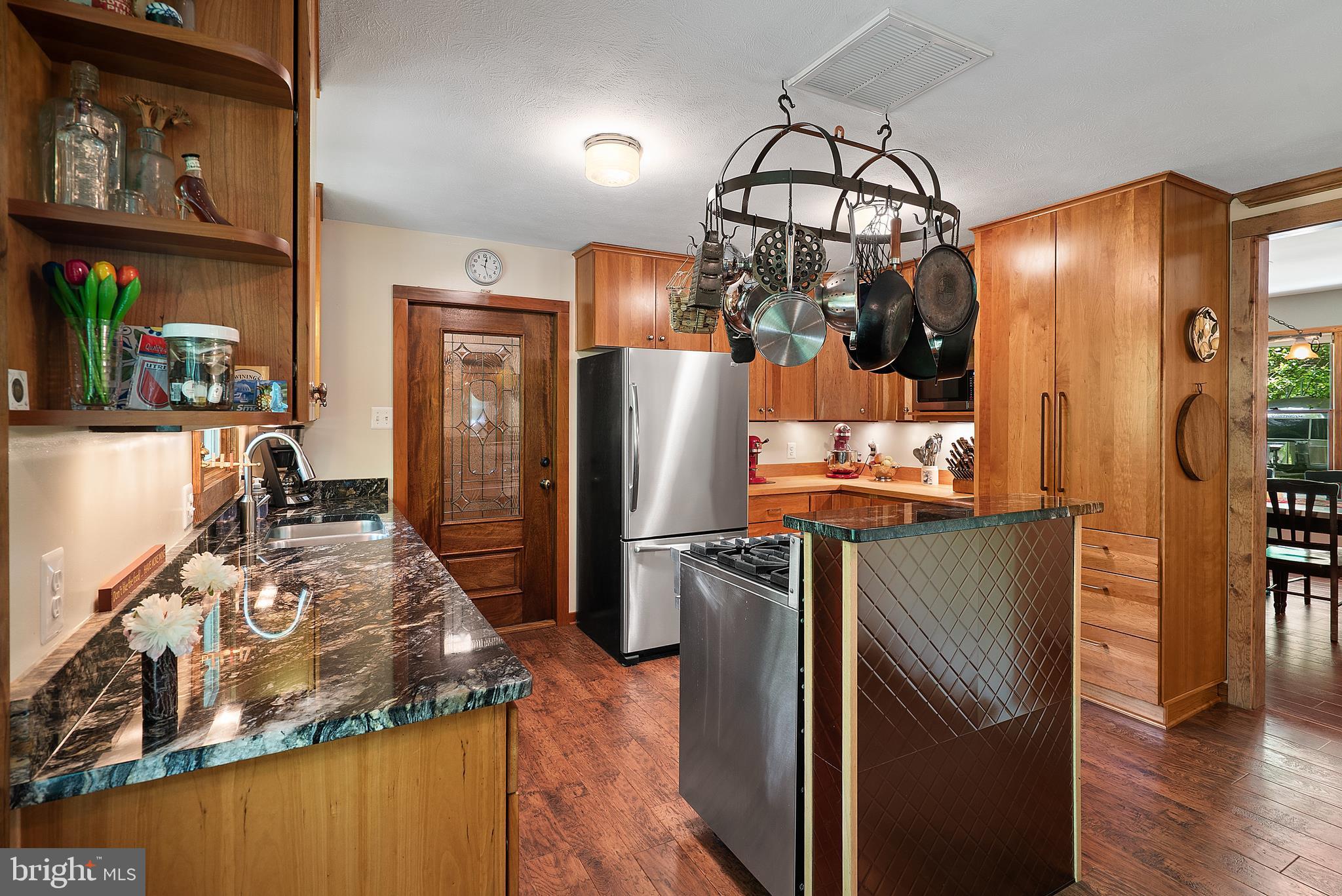 6835 Yates Ford Road Manassas, VA 20111 - Photo 12 of 49 Gourmet Kitchen