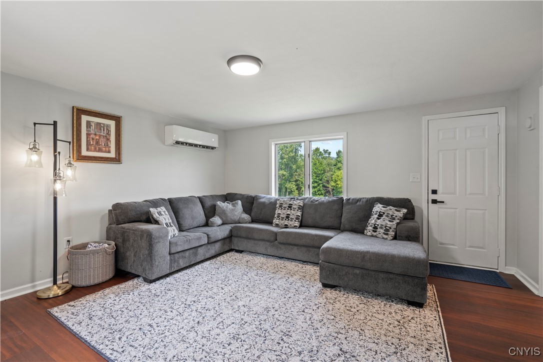 3229 Gardner Road Onondaga, NY 13215 - Photo 6 of 47 Family room