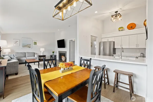 $549,999 | 210 Mountain Park Boulevard Southwest, Unit F303, Issaquah, WA 98027