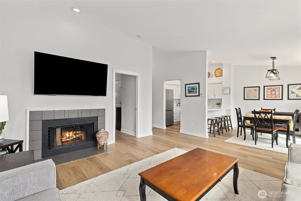 $549,999 | 210 Mountain Park Boulevard Southwest, Unit F303, Issaquah, WA 98027