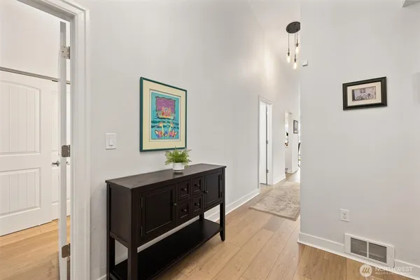$549,999 | 210 Mountain Park Boulevard Southwest, Unit F303, Issaquah, WA 98027