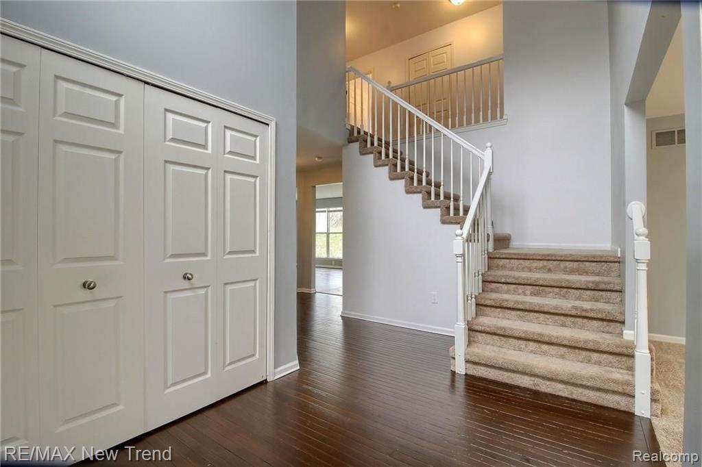 767 Woodfield Way Rochester Hills, MI 48307 - Photo 4 of 29