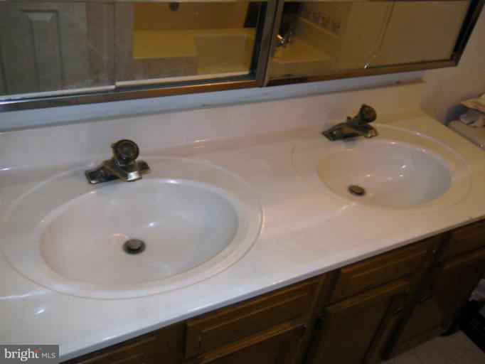 11808 Parallel Road Bowie, MD 20720 - Photo 15 of 15 Bath (Master)
