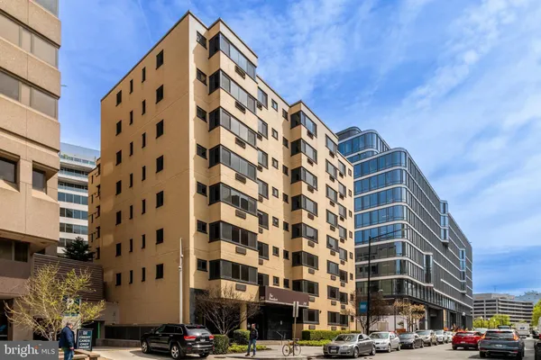 $1,650 | 2141 I Street Northwest, Unit 813, Washington, DC 20037