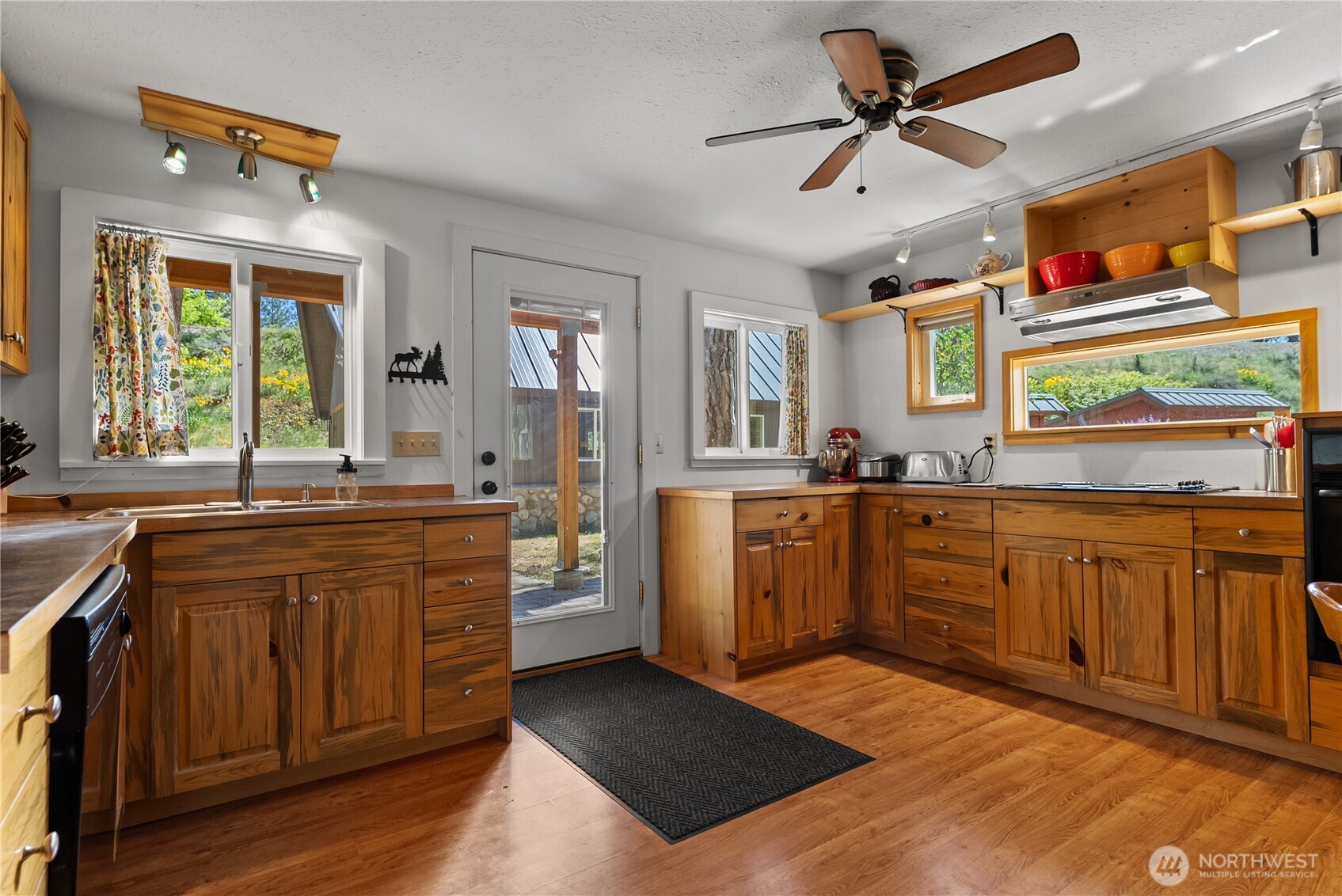 69 Ross Road Twisp, WA 98856 - Photo 6 of 40 Gallery Image 6