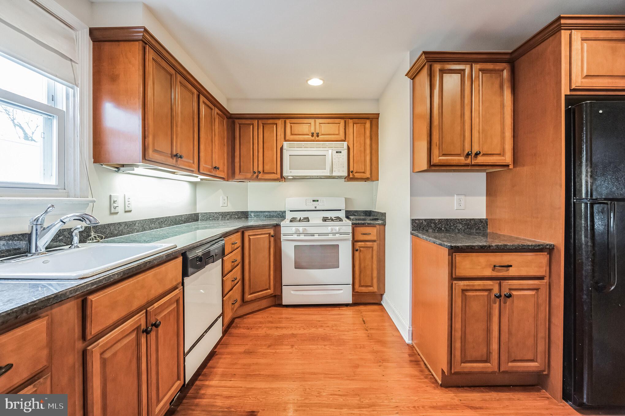 1206 Huntingdon Road Abington, PA 19001 - Photo 5 of 13