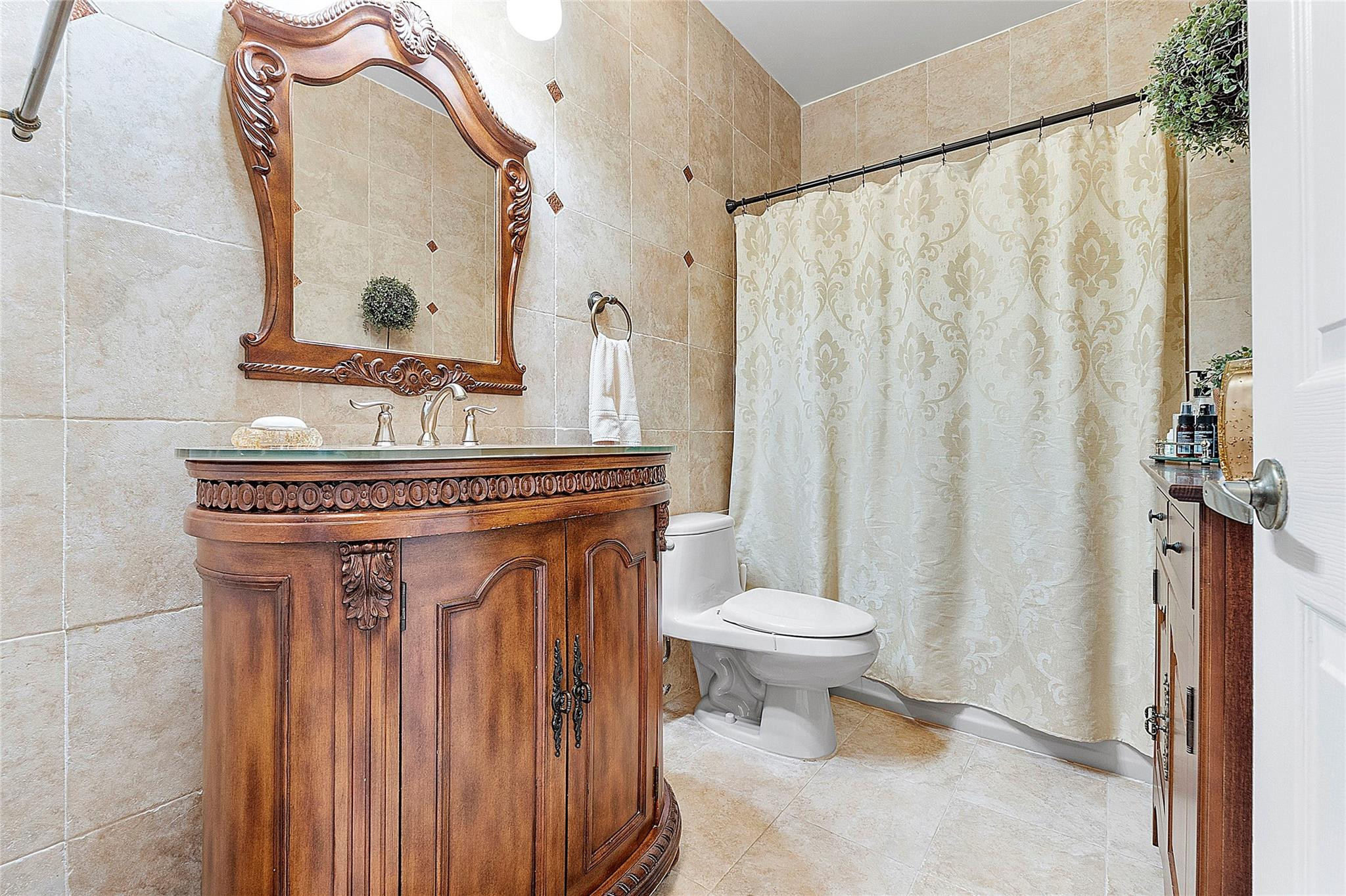 23453 Radient Court Boca Raton, FL 33428 - Photo 23 of 50 Downstairs Full Bathroom