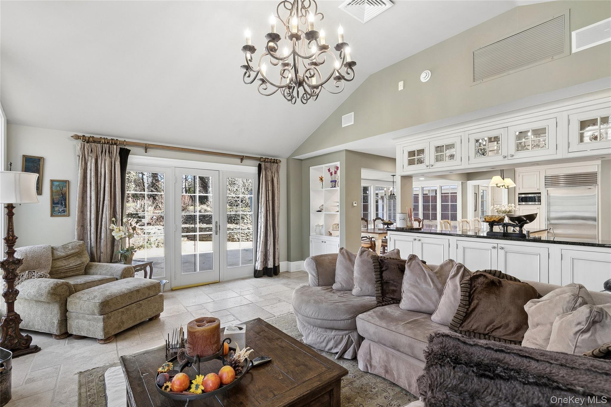 39 Cherry Lane Syosset, NY 11791 - Photo 15 of 44