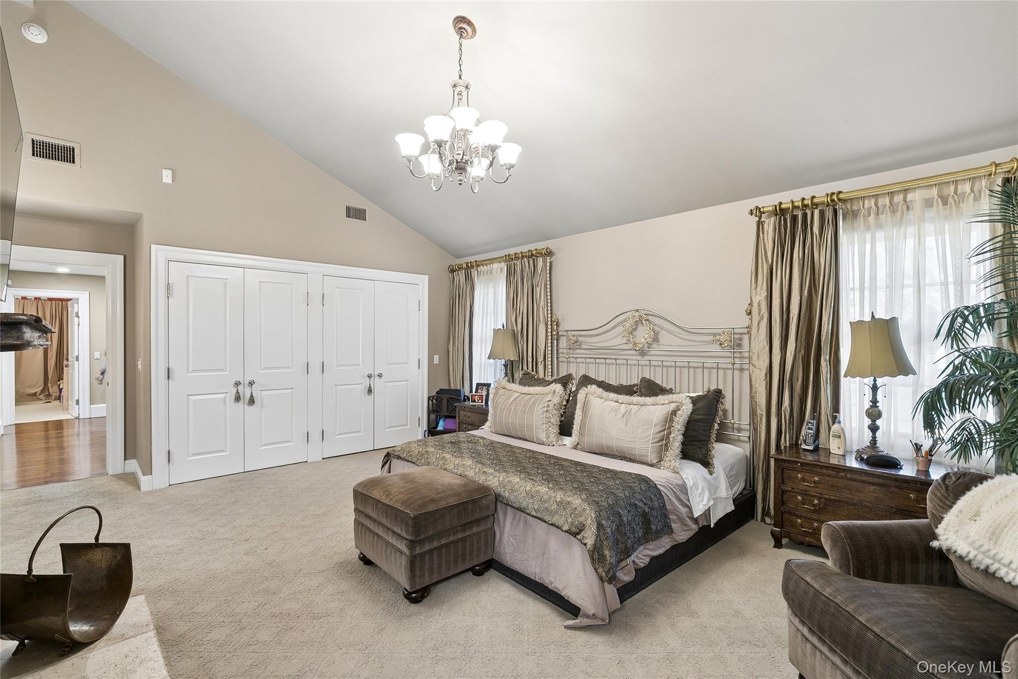 39 Cherry Lane Syosset, NY 11791 - Photo 17 of 44