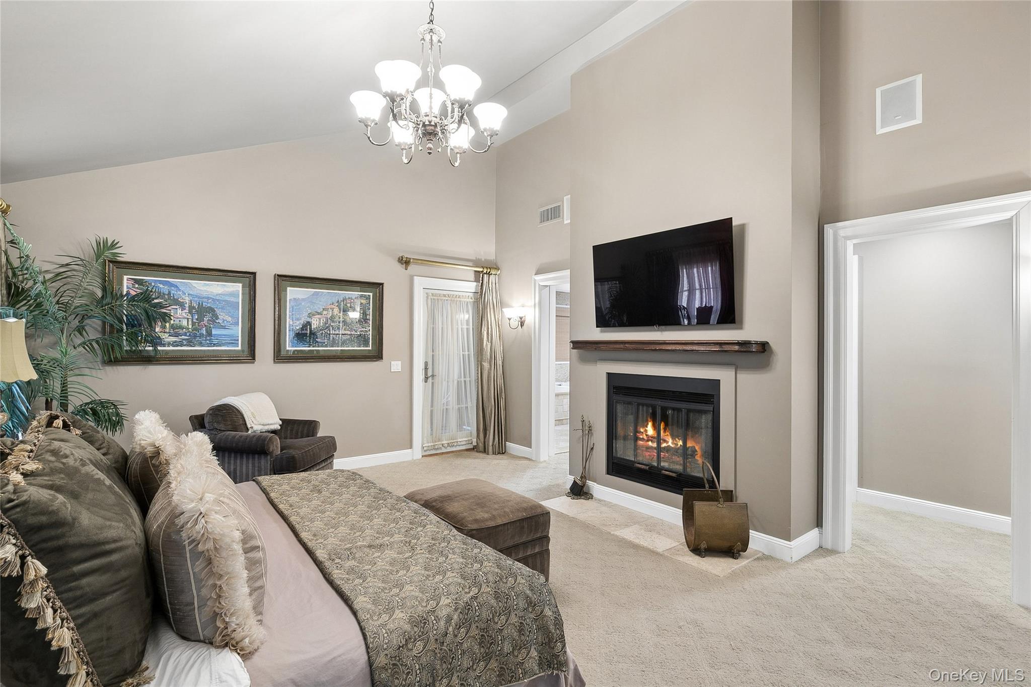 39 Cherry Lane Syosset, NY 11791 - Photo 19 of 44