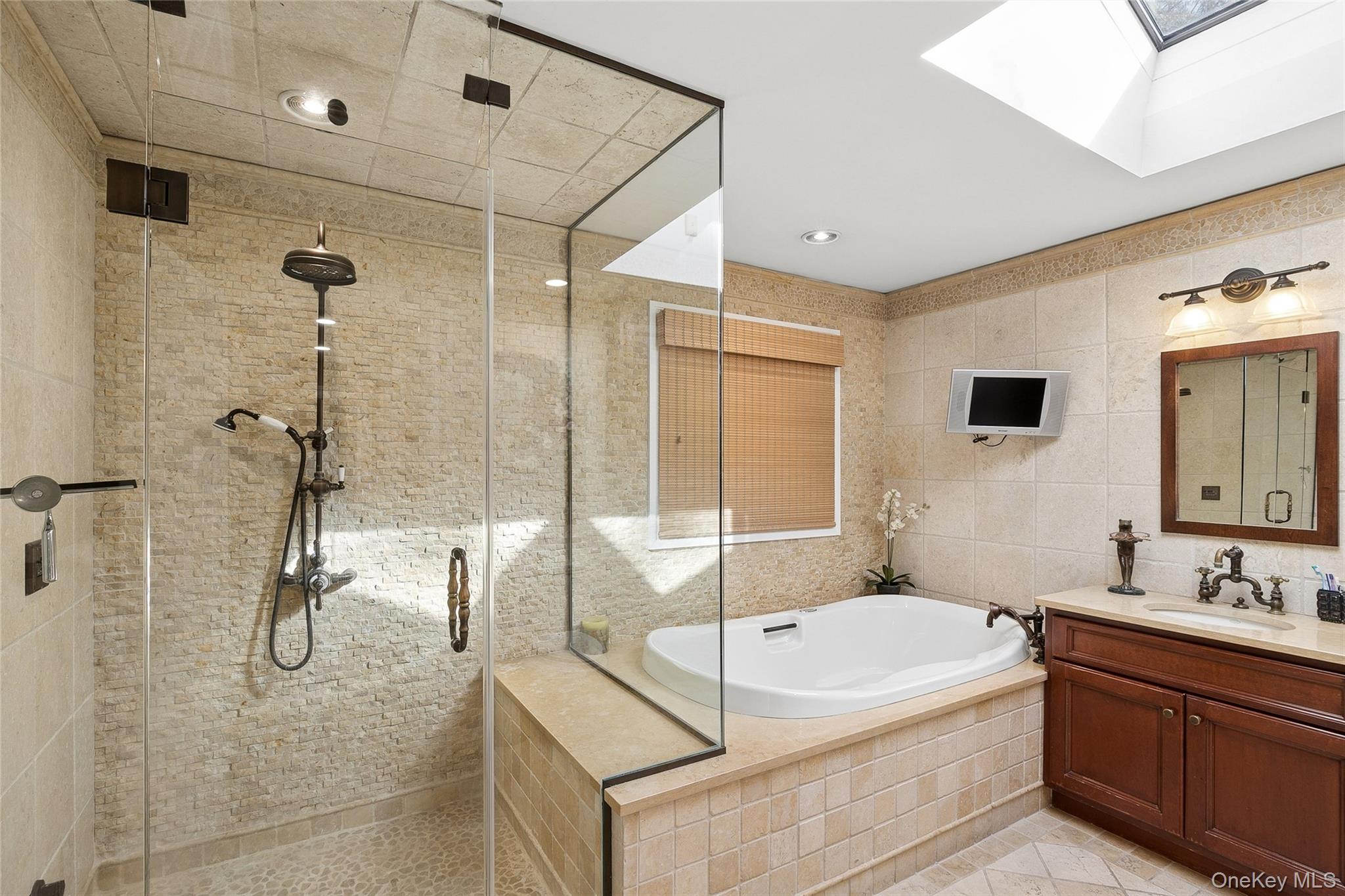 39 Cherry Lane Syosset, NY 11791 - Photo 22 of 44