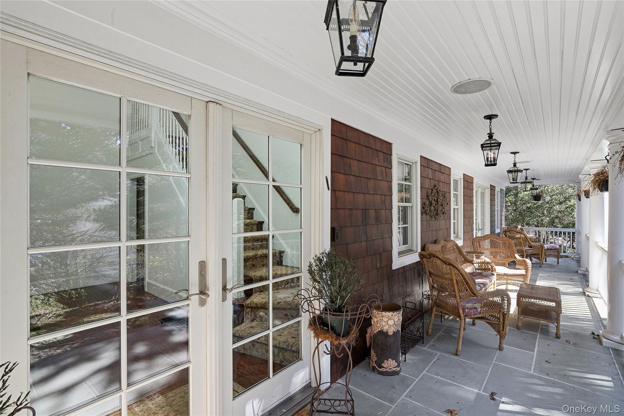 39 Cherry Lane Syosset, NY 11791 - Photo 3 of 44