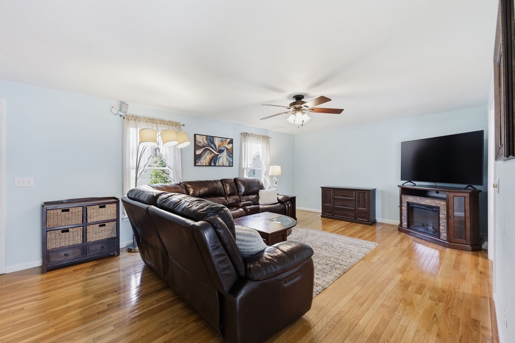 33 Winding Lane Springfield, MA 01118 - Photo 13 of 42