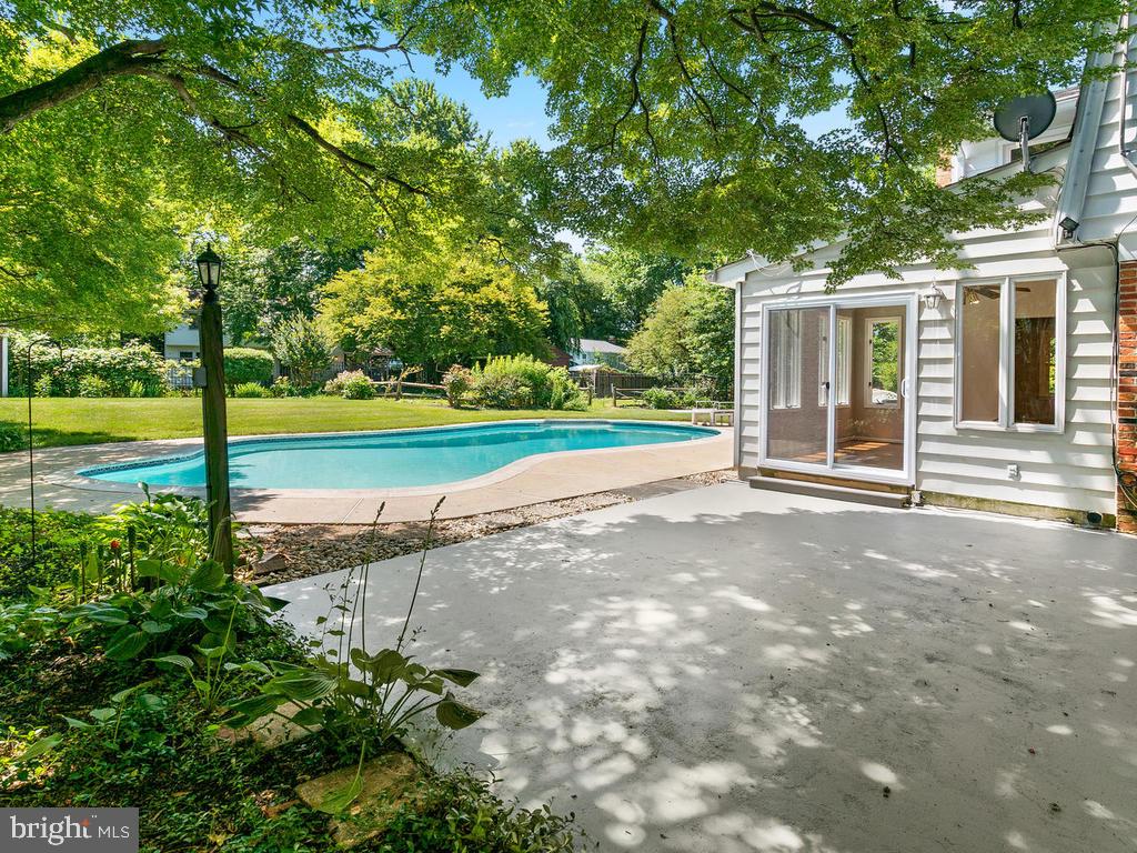 7412 Miller Fall Road Rockville, MD 20855 - Photo 59 of 69 Patio area