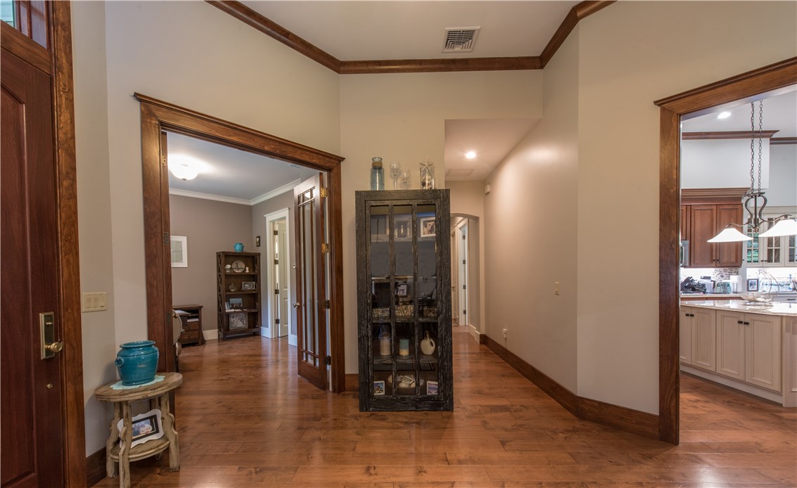 42 Pojac Point Road North Kingstown, RI 02852 - Photo 11 of 40 Main Foyer