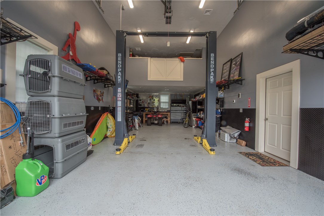 42 Pojac Point Road North Kingstown, RI 02852 - Photo 31 of 40 Guest House Commercial Style Garage