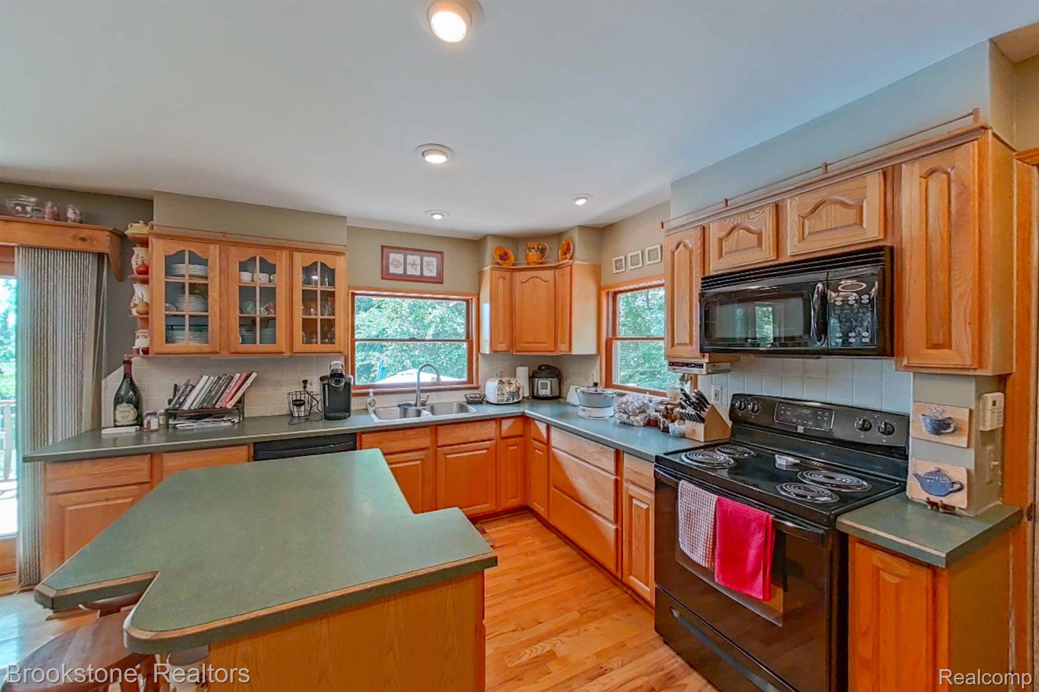 8455 Rattalee Lake Road Clarkston, MI 48348 - Photo 12 of 62 Gallery Image 12