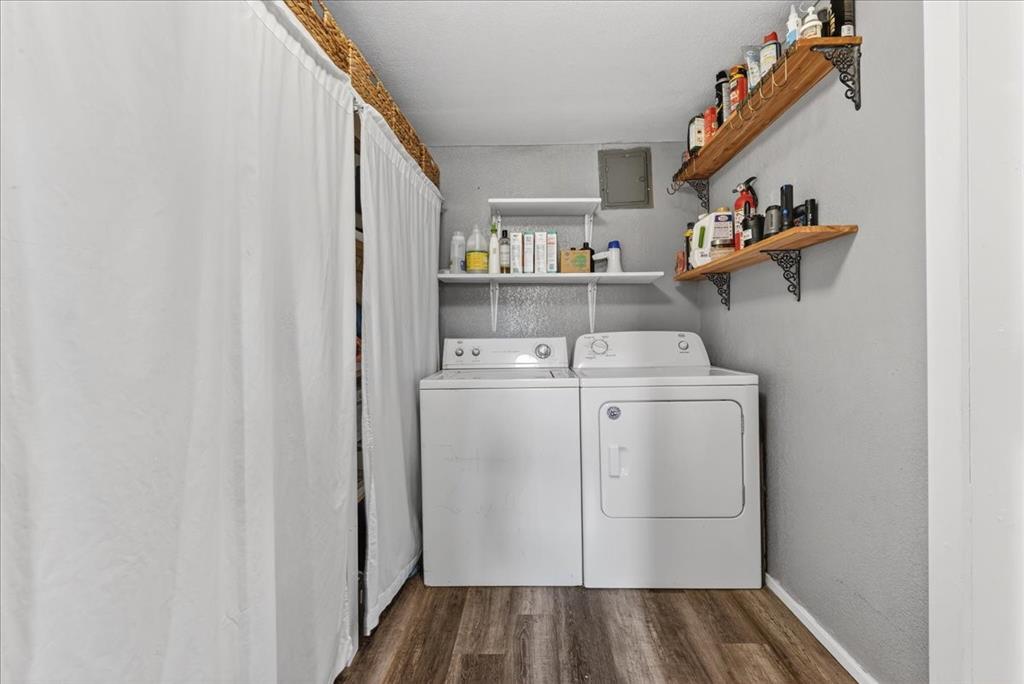 124 West Travis Dublin, TX 76446 - Photo 21 of 30 a utility room with dryer and washer