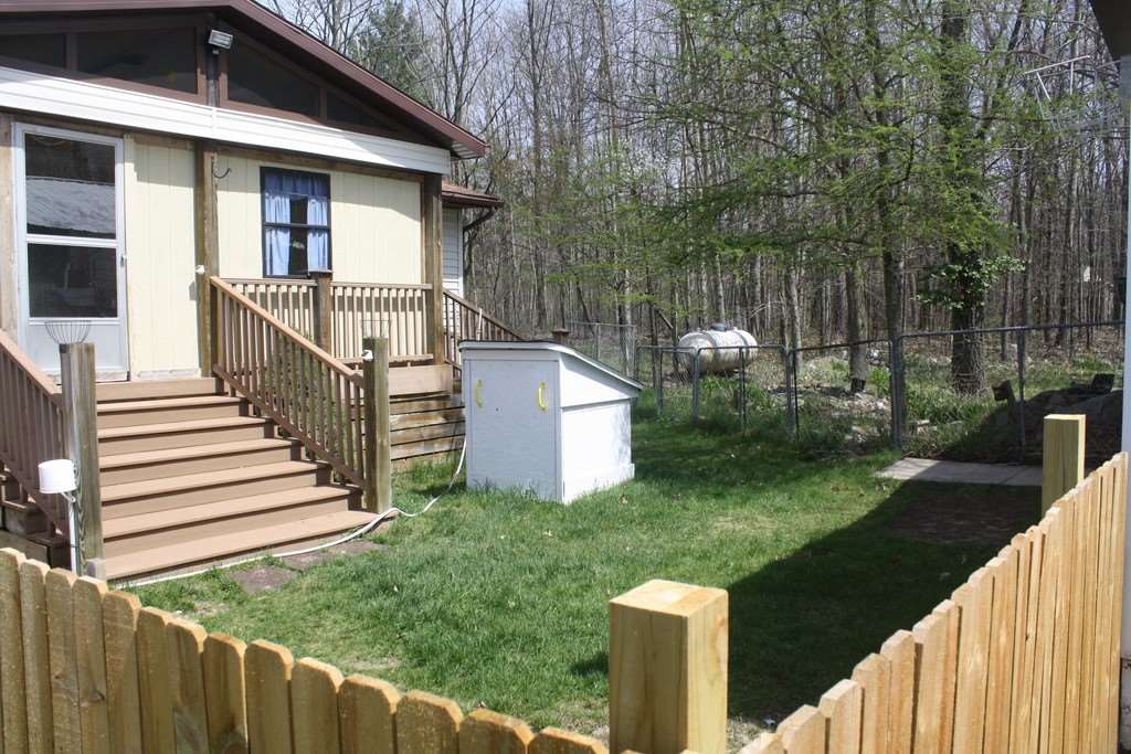 5750 East North County Line Road Edmore, MI 48829 - Photo 5 of 29 1830910-4.JPG