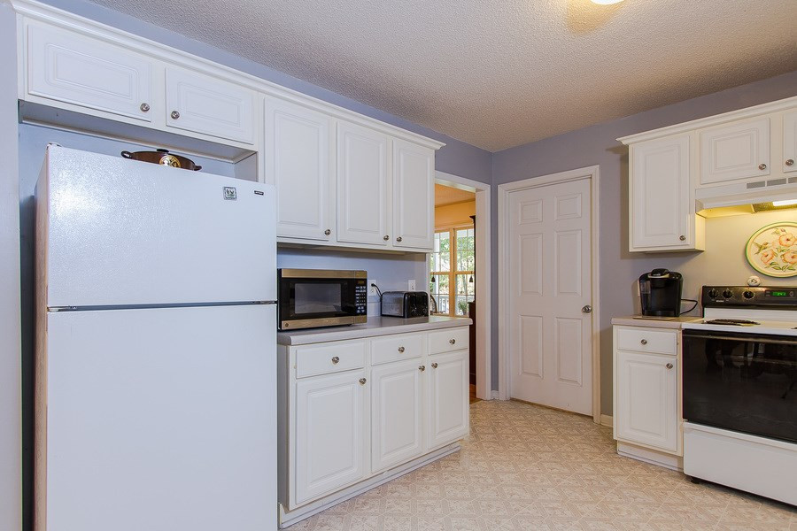 209 South Ridge Drive Garner, NC 27529 - Photo 18 of 23 Kitchen