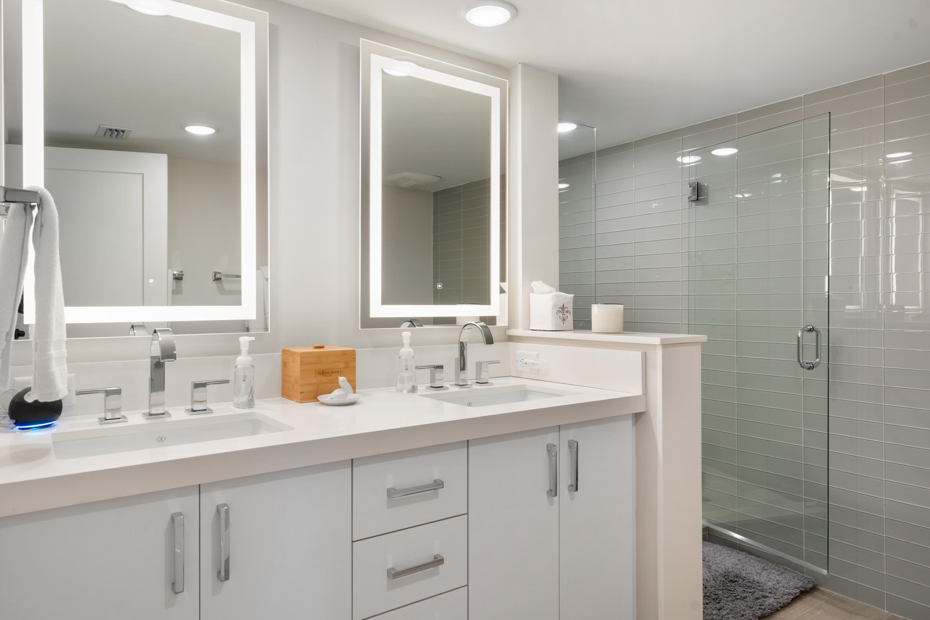 87851 Old Highway, Unit P22 Islamorada, FL 33036 - Photo 12 of 32 Primary Suite vanity