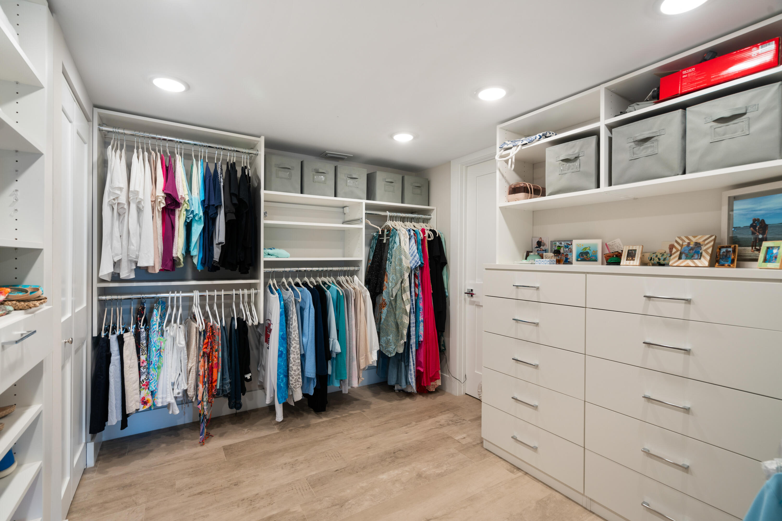 87851 Old Highway, Unit P22 Islamorada, FL 33036 - Photo 15 of 32 Primary Suite closet