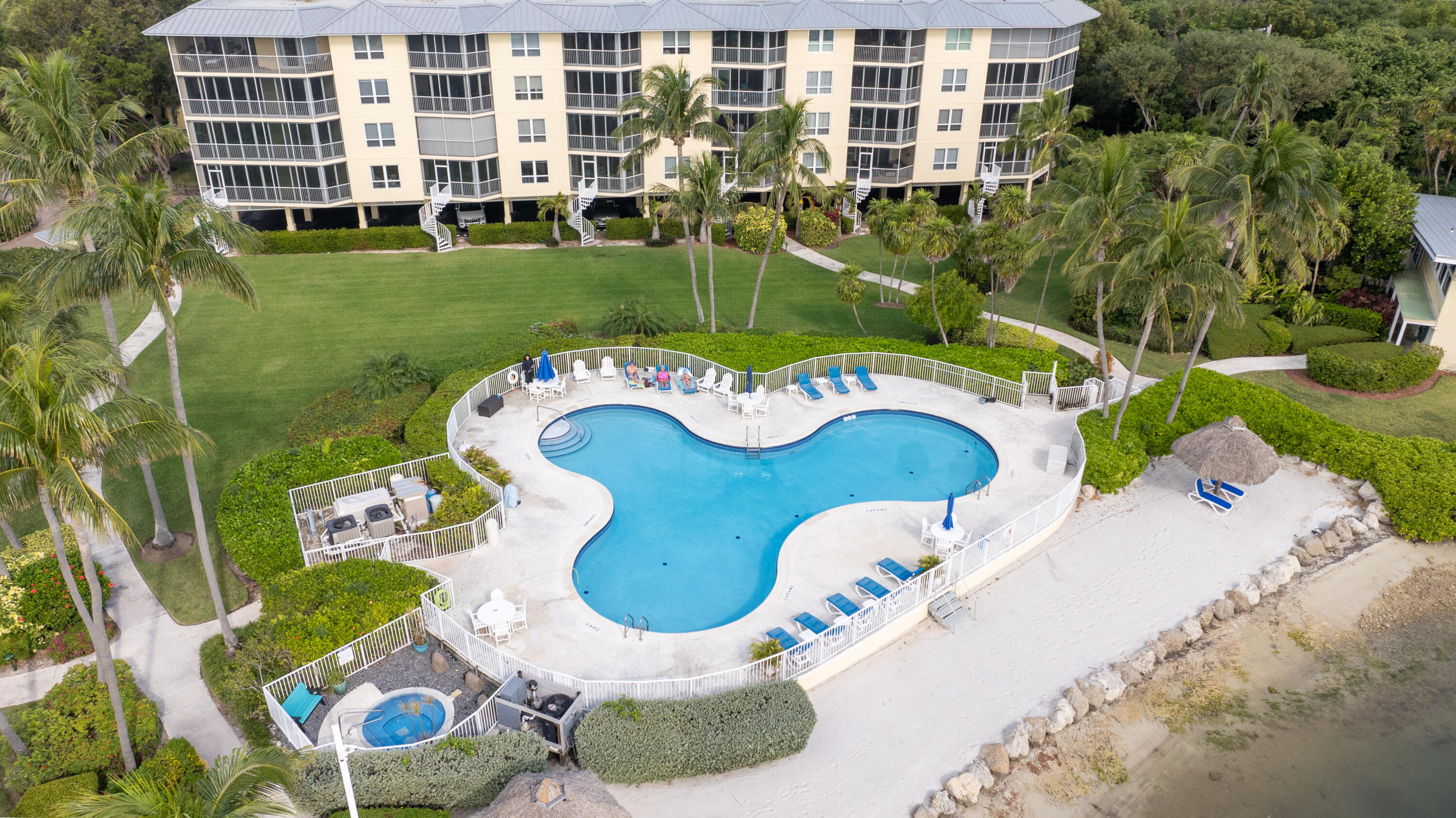 87851 Old Highway, Unit P22 Islamorada, FL 33036 - Photo 27 of 32 Amenities - Swimming Pool