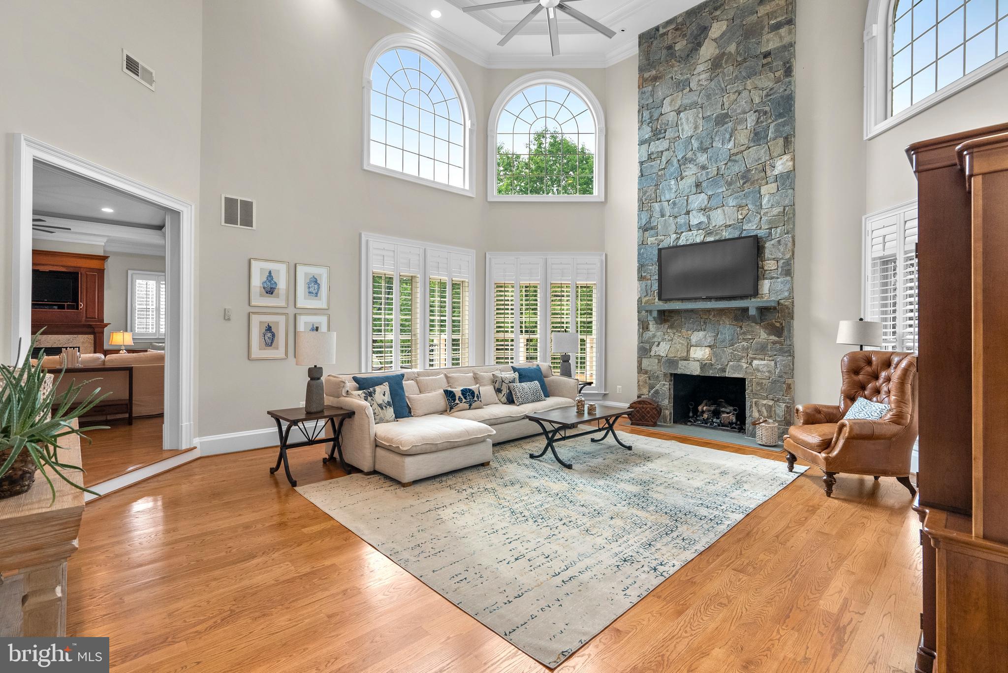 1536 Crowell Road Vienna, VA 22182 - Photo 3 of 58 Gallery Image 3