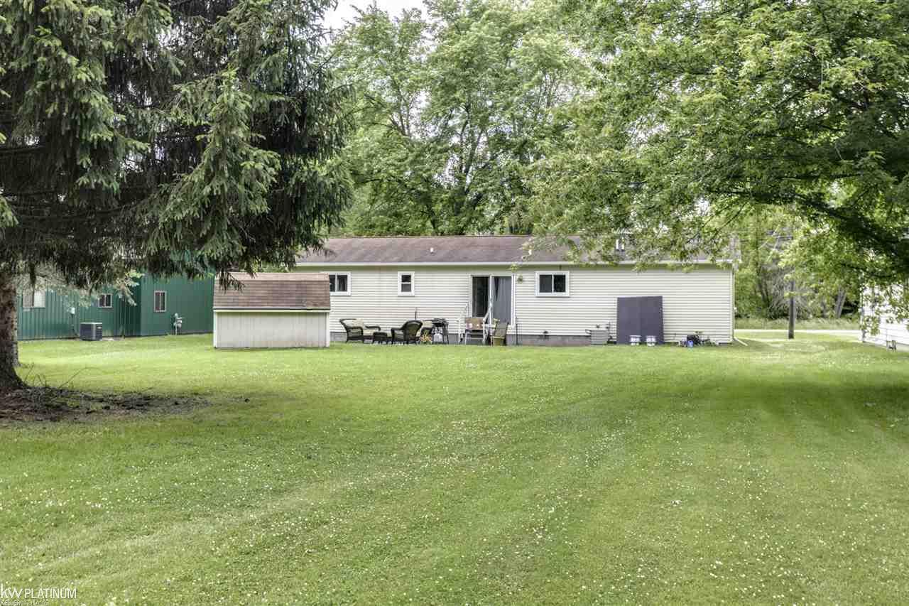2604 Alger Road Port Huron, MI 48060 - Photo 6 of 21 50015701-5.JPG