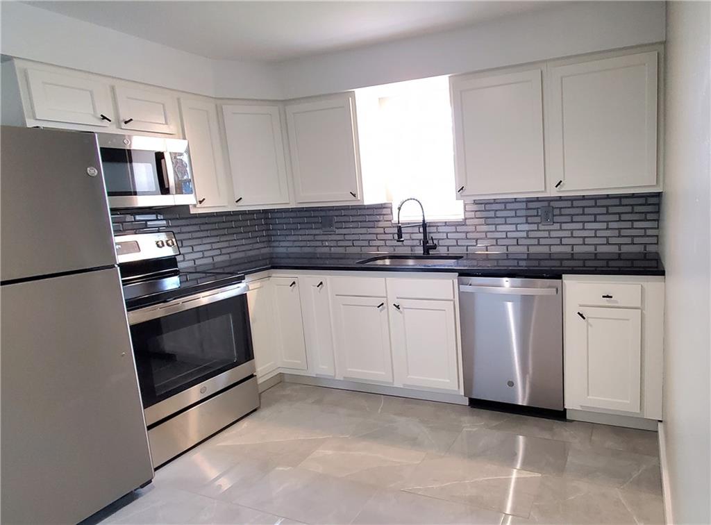 5206 Blossom Road Pittsburgh, PA 15236 - Photo 3 of 19 Gallery Image 3