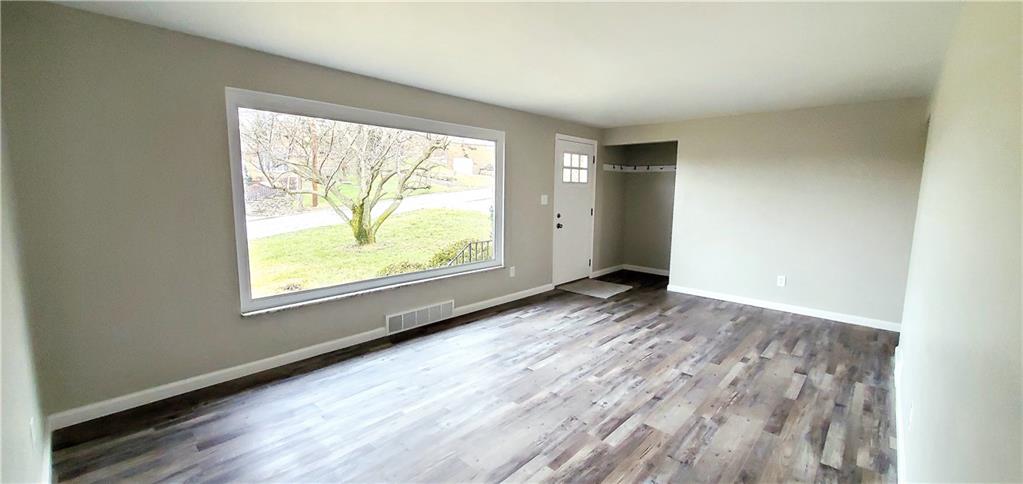 5206 Blossom Road Pittsburgh, PA 15236 - Photo 6 of 19 Gallery Image 6