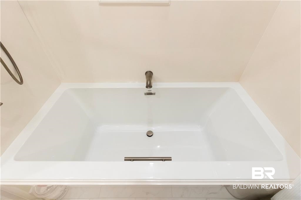 2730 Gator Road Mobile, AL 36605 - Photo 22 of 42 Full bath featuring a garden tub