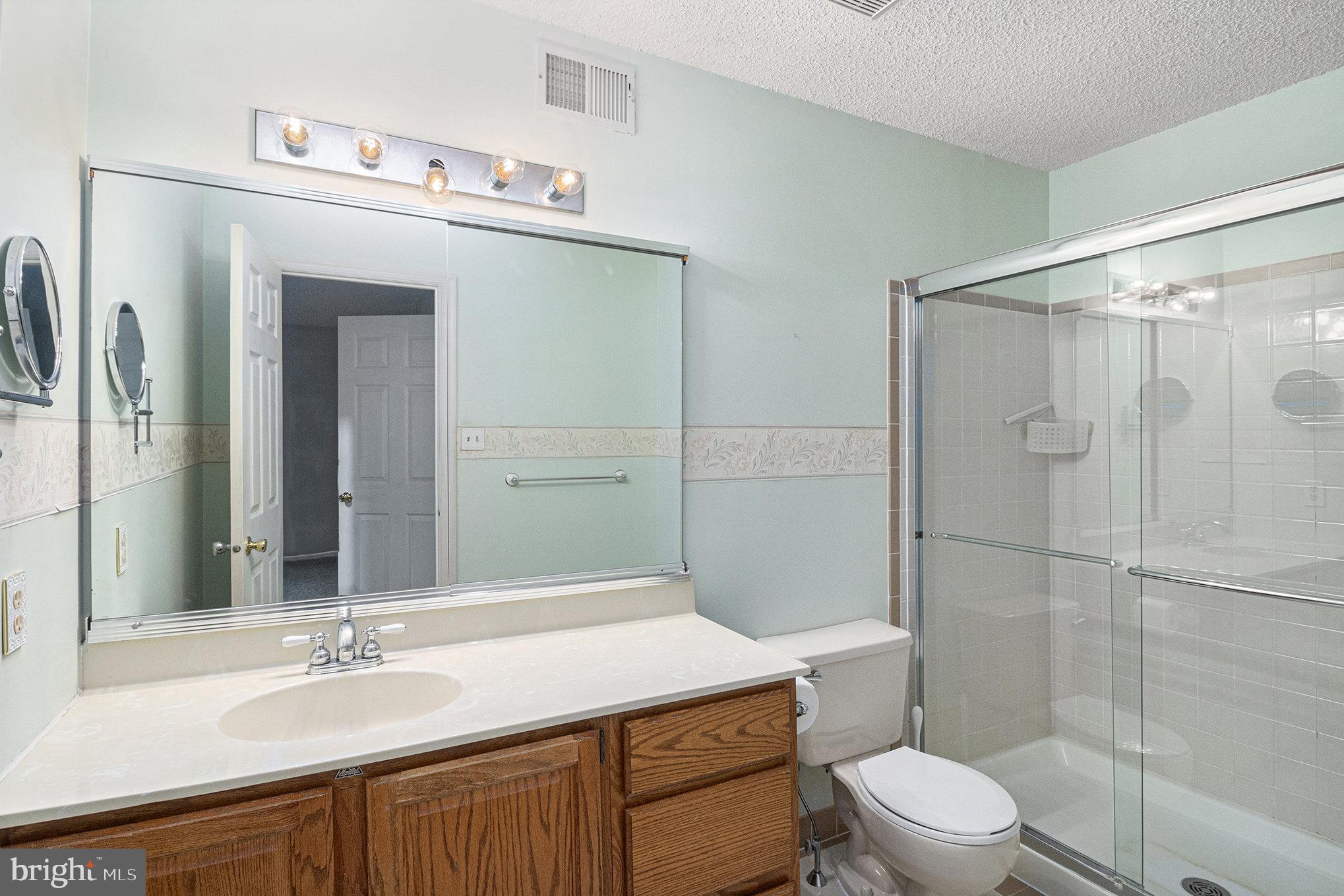 106 Harrogate Drive Lumberton, NJ 08048 - Photo 22 of 35 2nd Bedroom Ensuite