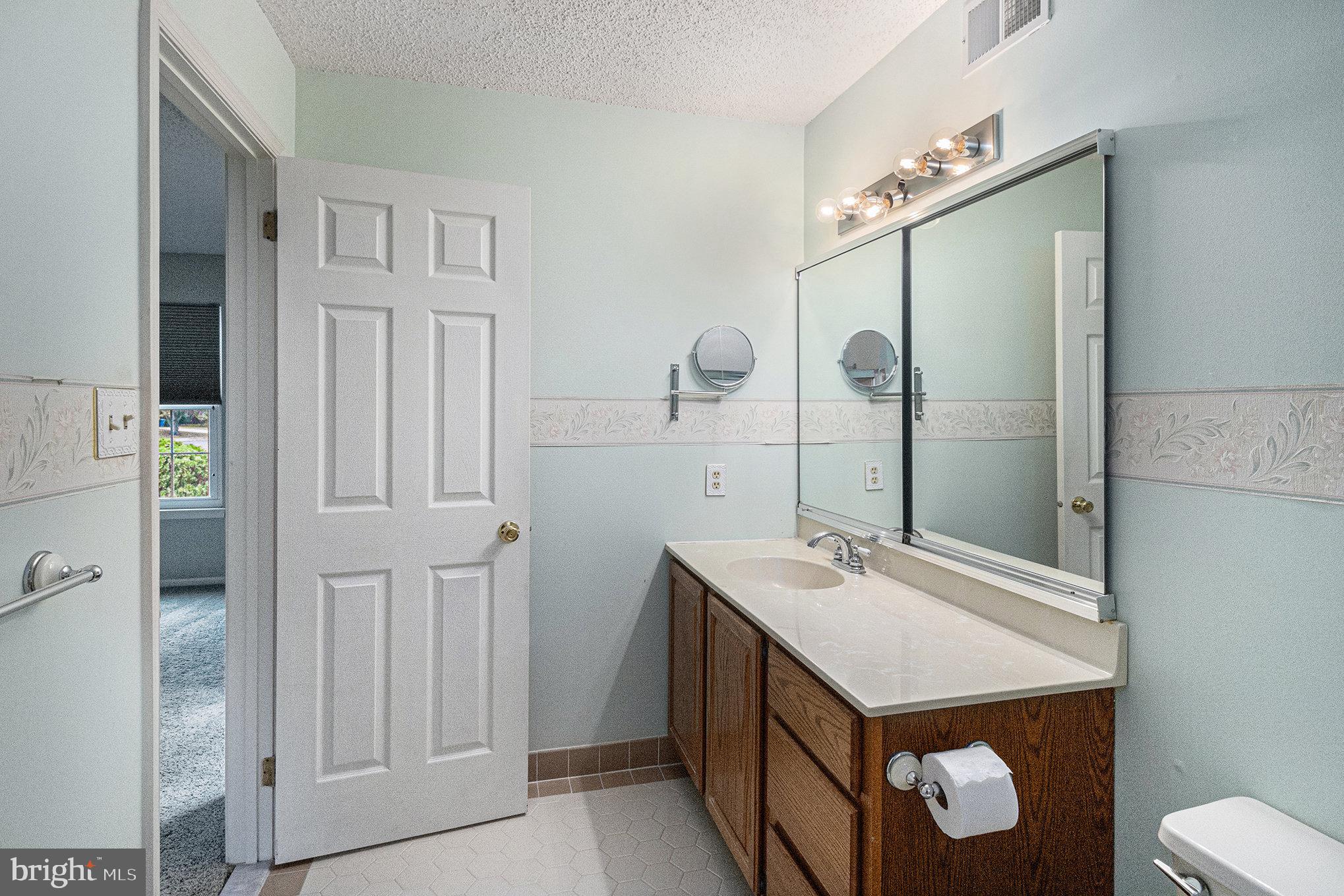 106 Harrogate Drive Lumberton, NJ 08048 - Photo 23 of 35 2nd Bedroom Ensuite