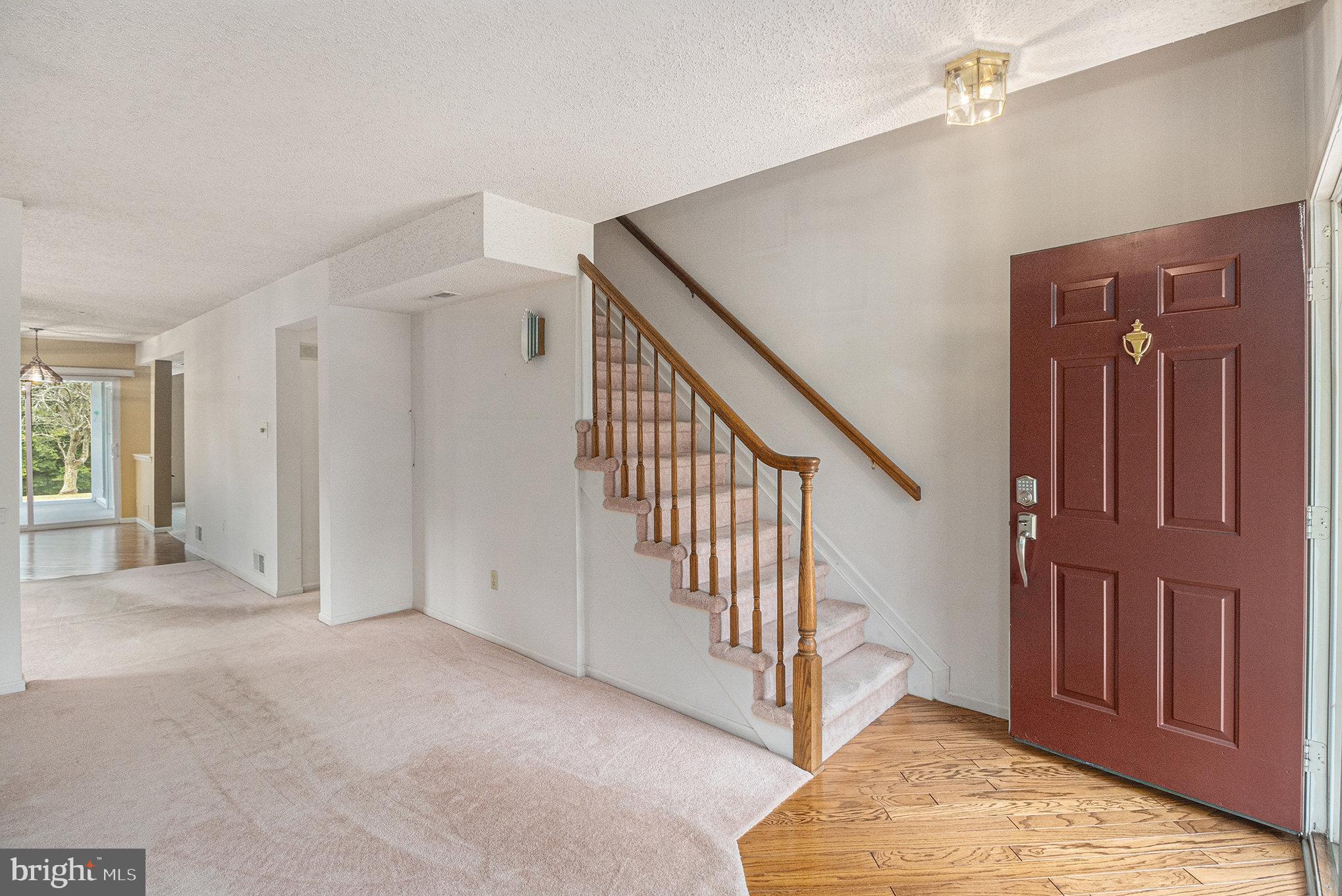 106 Harrogate Drive Lumberton, NJ 08048 - Photo 6 of 35 Staircase/Entry