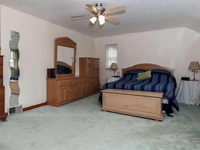 30 Leon Road Green Tree, PA 15220 - Photo 12 of 21 Master Bedroom.