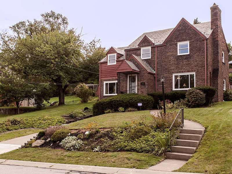 30 Leon Road Green Tree, PA 15220 - Photo 3 of 21 Exterior Front.