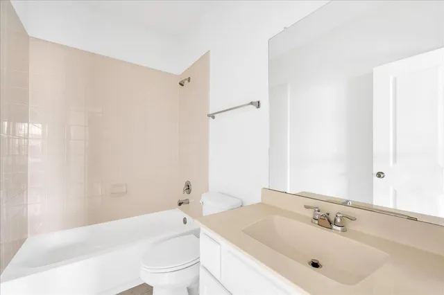 $2,850 | 12102 City Trek Lane, Houston, TX 77047