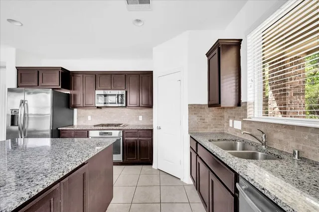 $2,850 | 12102 City Trek Lane, Houston, TX 77047