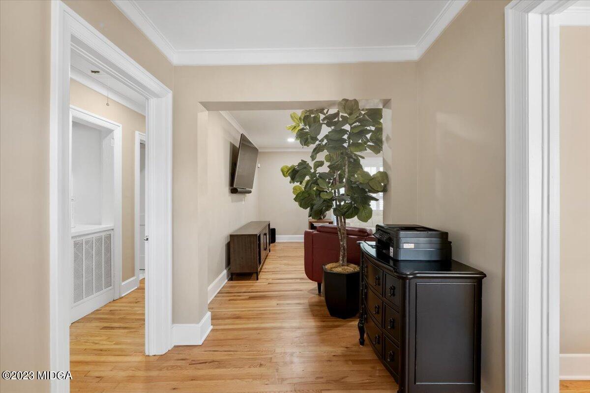 394 Overlook Road Macon, GA 31204 - Photo 17 of 29 a living room with furniture and flowers