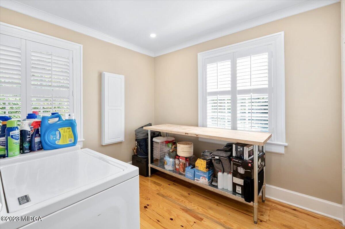 394 Overlook Road Macon, GA 31204 - Photo 20 of 29 a utility room with dryer and washer