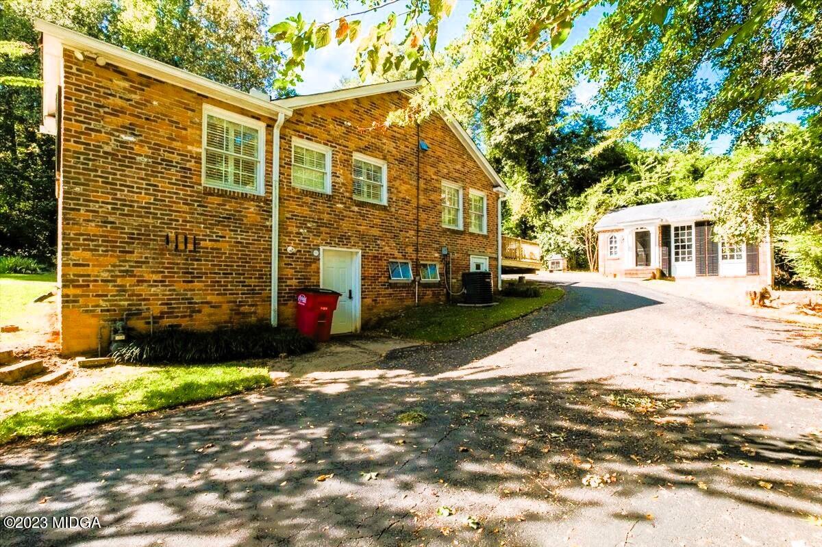 394 Overlook Road Macon, GA 31204 - Photo 27 of 29 a view of a street with houses
