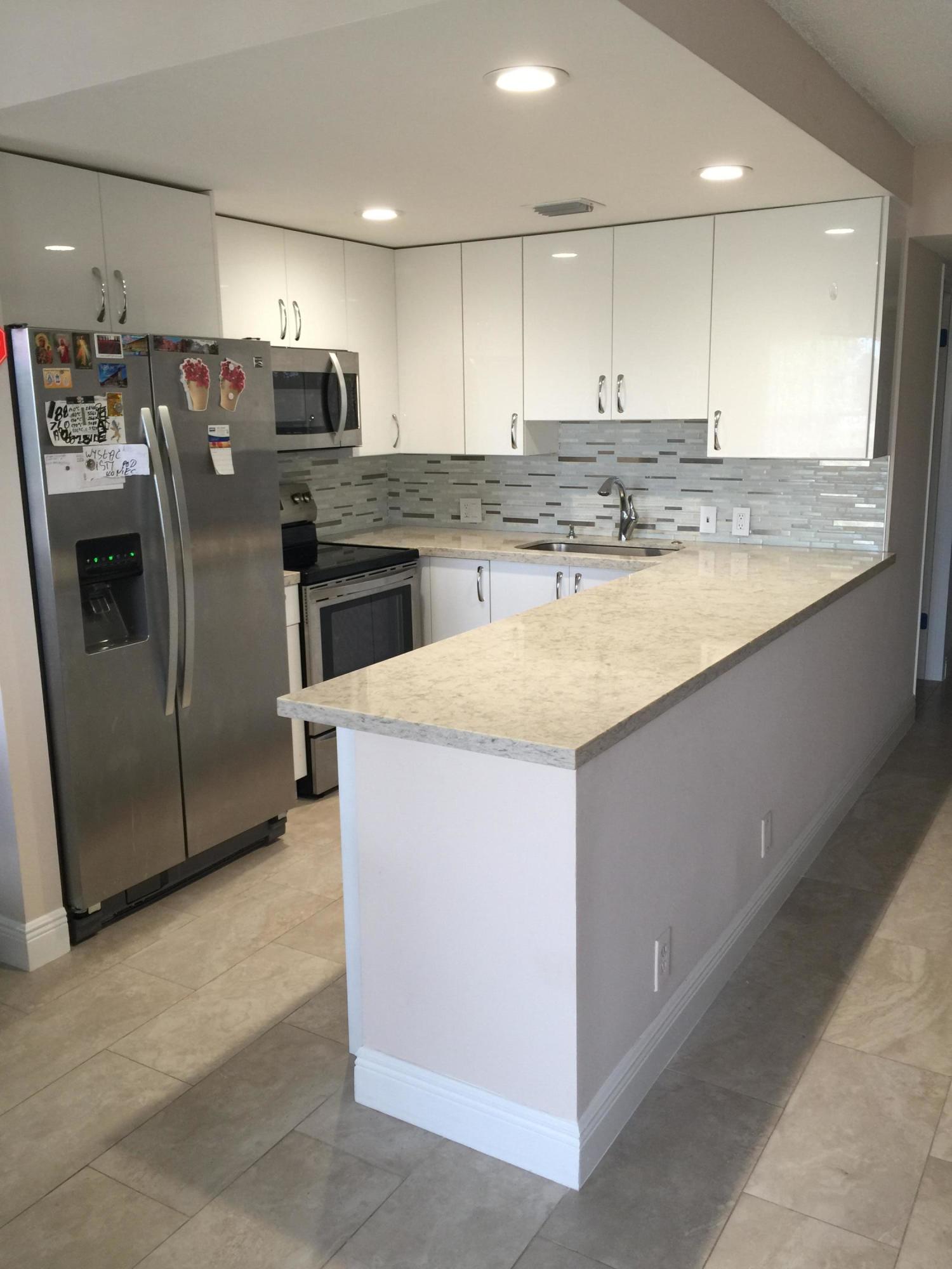 16 Fanshaw A Boca Raton, FL 33434 - Photo 3 of 17 IMG_0925