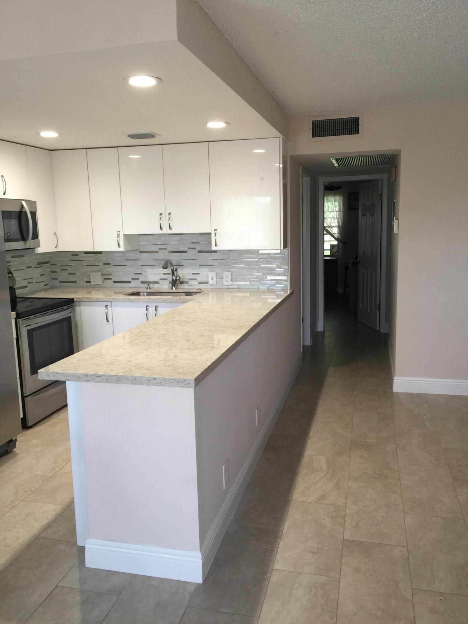 16 Fanshaw A Boca Raton, FL 33434 - Photo 4 of 17 IMG_0926