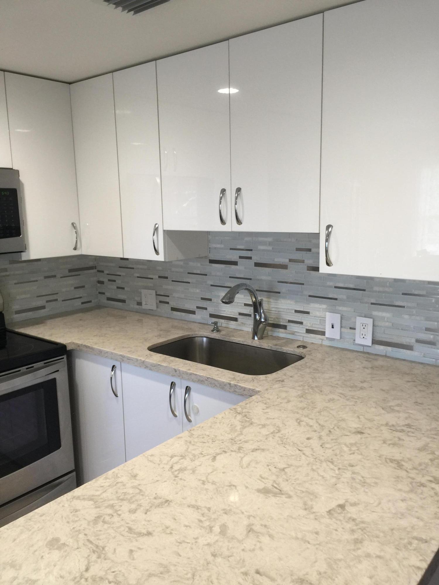 16 Fanshaw A Boca Raton, FL 33434 - Photo 5 of 17 IMG_0927 (1)